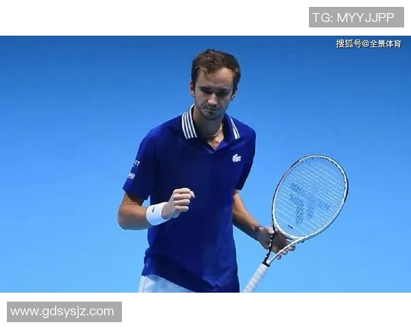 足球明星维德的精彩瞬间与个人风采全景展示 足球明星维德的精彩瞬间与个人风采全景展示